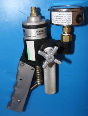 T-830 Ametek Amtek Handheld Portable Pneumatic Pressure Tester