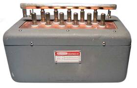 Cr-1000 Beckman Instruments Cr 1000m 100 Megaohms Resistance Calibrator Standard M
