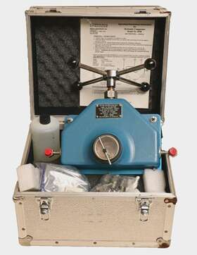8598 Chant Engineering Model Hydraulic Comparator 10 000psi Gauge Calibrator
