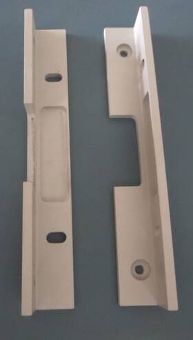 4355601 Fluke Y5738 5730a Rack Ear Kit / Part# For Multifunction Calibrators 4355601 Fluke Y5738 5730a Rack Ear Kit / Part# For Multifunction Calibrators