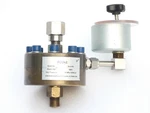 Fluke Model P5521-70M Hydraulic Liquid Separator 7MPA/0-10000 Psi. Fixed Price $3499.00.