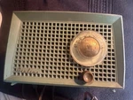 Montgomery Ward Airline Gsl 1567 Am Tube Radio Green (1957). Fixed Price $23.00.